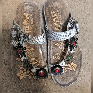 L'Artiste Spring Step Kindness Slide Sandals